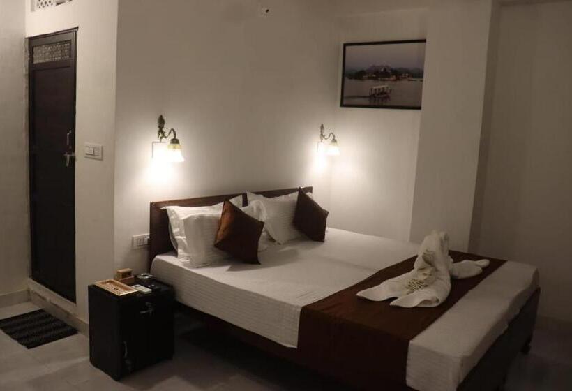 ペンション Shiv Palace