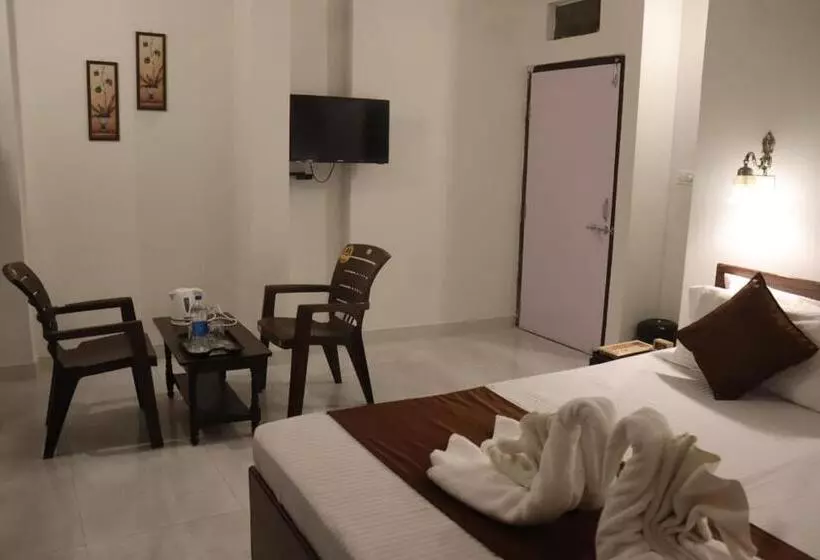 Pension  Shiv Palace