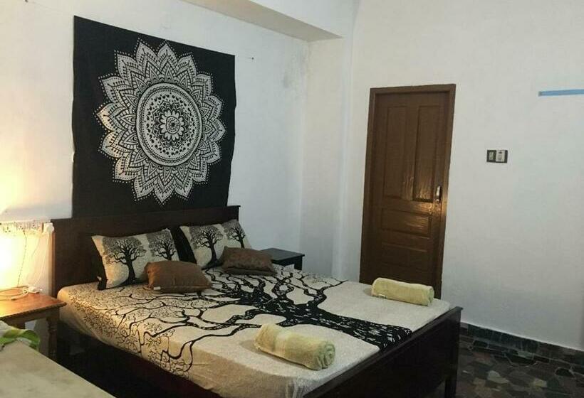 Pension (Hôtel basse catégorie) Zen House