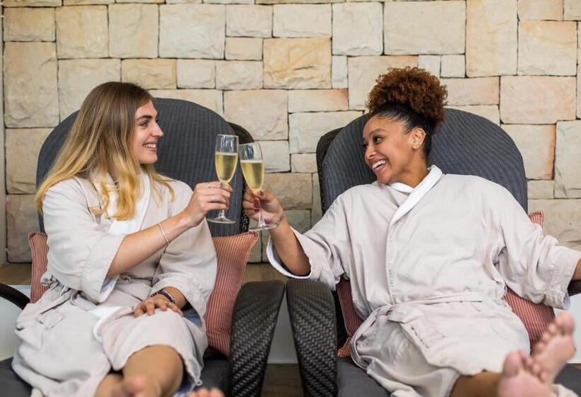 استراحتگاه Santé Wellness Retreat & Spa