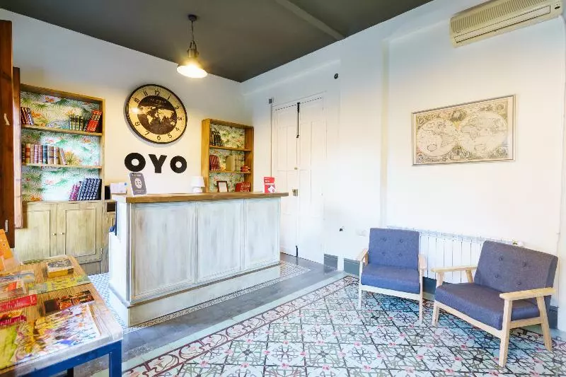 Hôtel (catégorie 1/2 *) La Perla Granada Suites