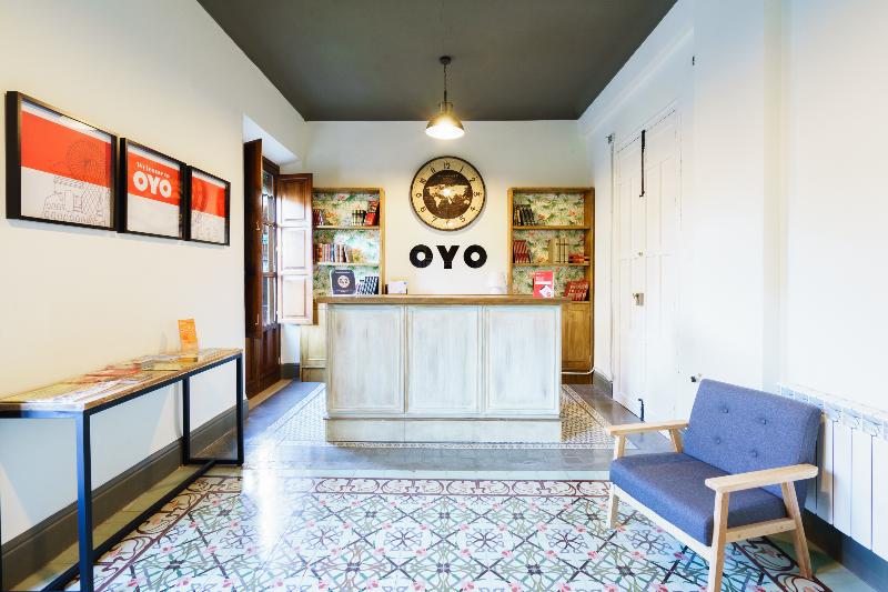 مسافرخانه La Perla Granada Suites