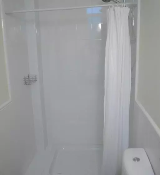 Hôtel (catégorie 1/2 *) La Perla Granada Suites