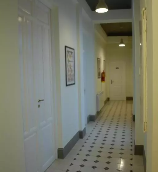 Hôtel (catégorie 1/2 *) La Perla Granada Suites