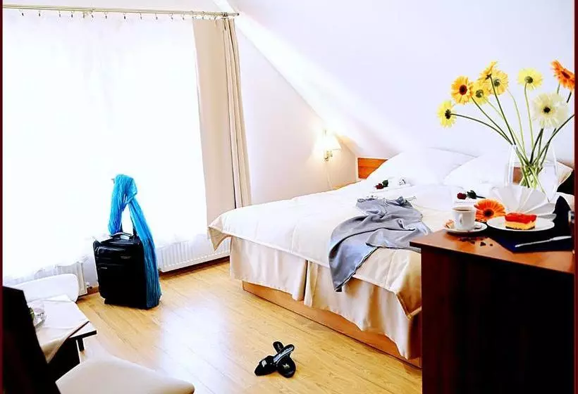 בית מלון כפרי Apartamenty Pod Lwem