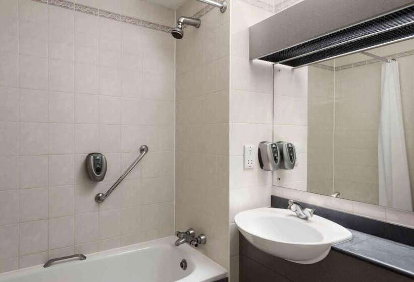 فندق Days Inn Cannock   Norton Canes