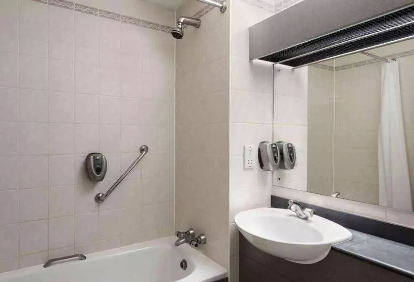 호텔 Days Inn Cannock   Norton Canes