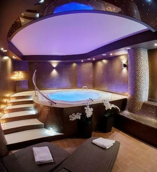 호텔 Grodzki Business & Spa