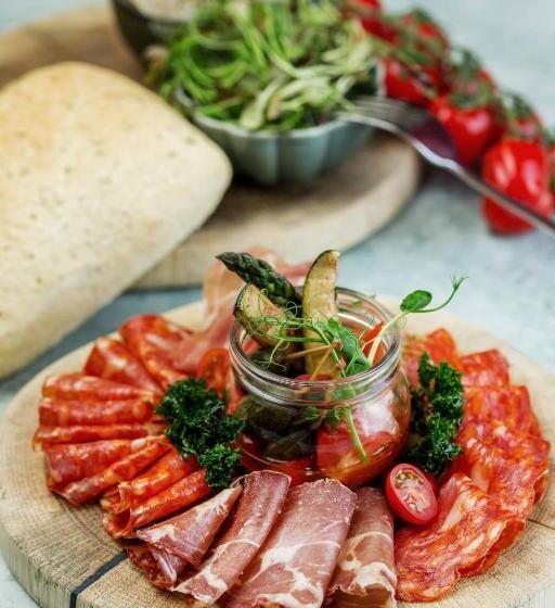 Отель Hugo Business & Spa