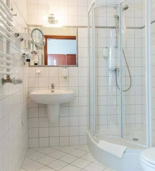 فندق Hugo Business & Spa