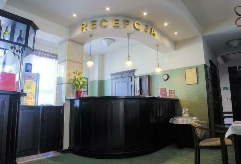 호텔 I Restauracja Nad Jeziorem