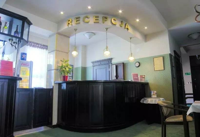 Отель I Restauracja Nad Jeziorem