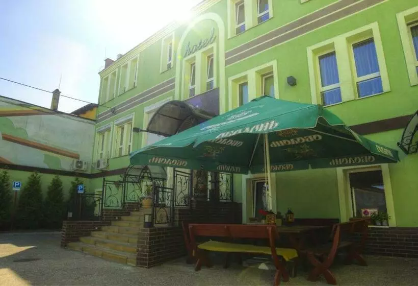 Отель I Restauracja Nad Jeziorem