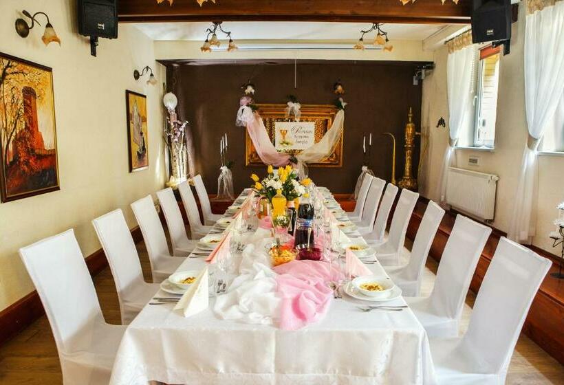 호텔 I Restauracja Nad Jeziorem