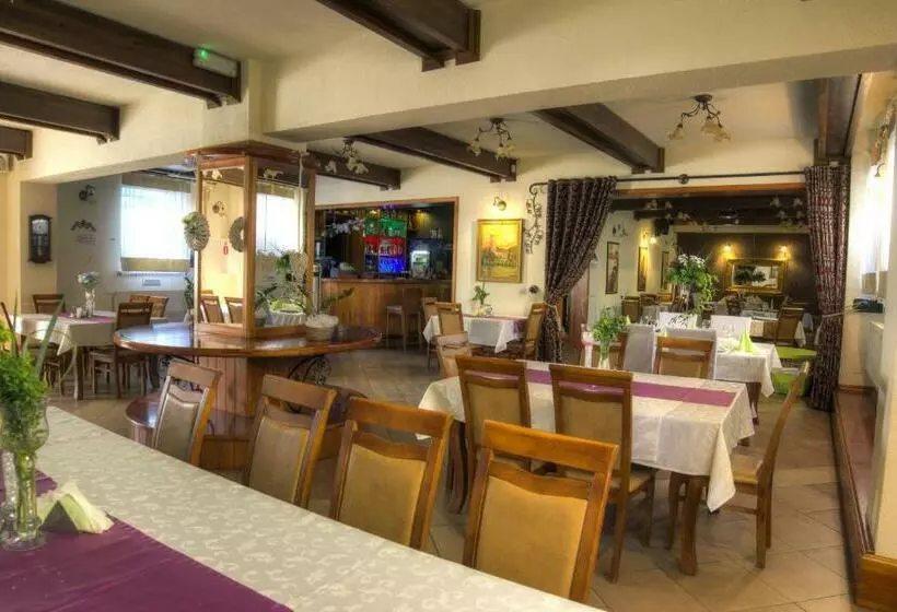 Отель I Restauracja Nad Jeziorem