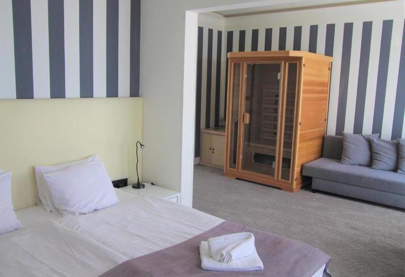 هتل Nowa Zatoka Centrum Art & Business