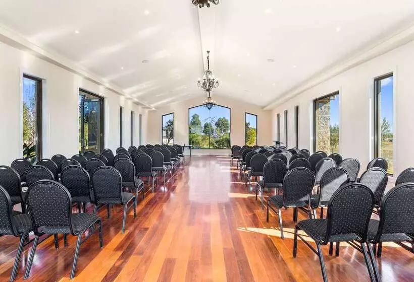 Quality Hotel Point Cook