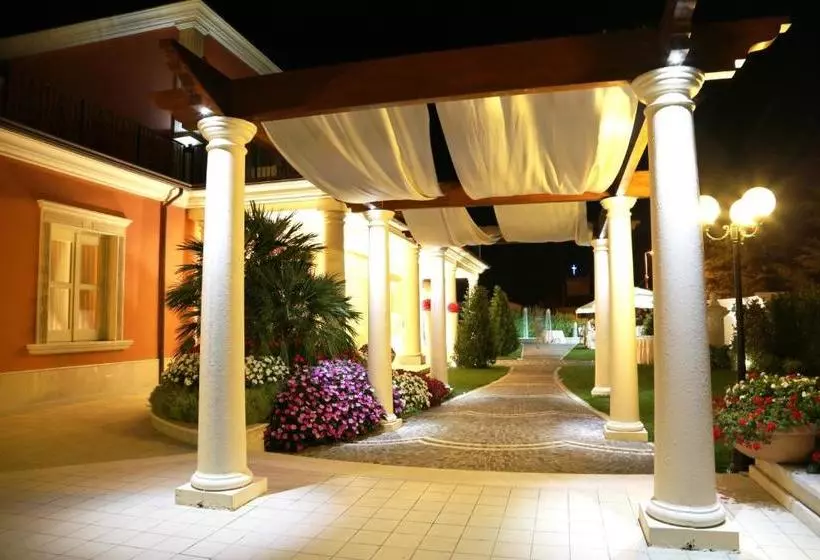 Regina Di Saba Hotel Villa Per Ricevimenti