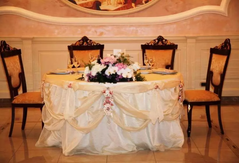 Regina Di Saba Hotel Villa Per Ricevimenti