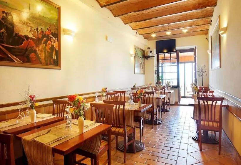 هتل Ristorante Garibaldi