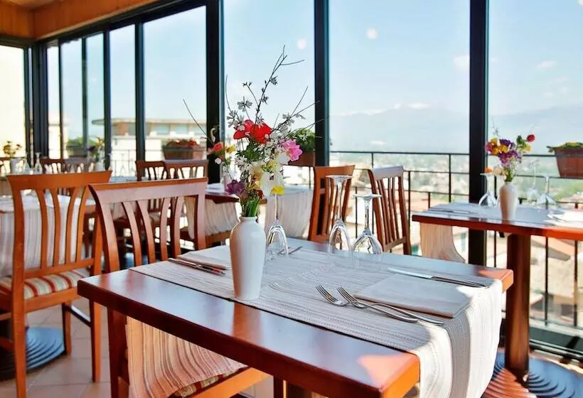 هتل Ristorante Garibaldi