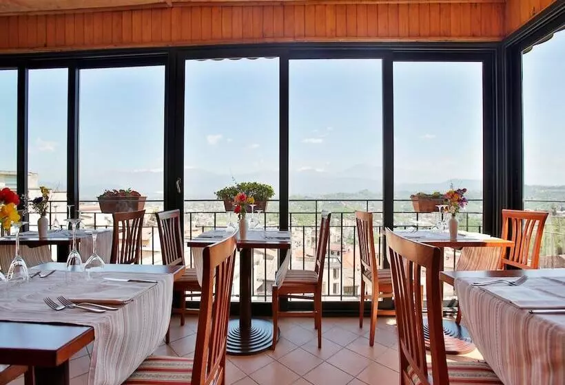 هتل Ristorante Garibaldi