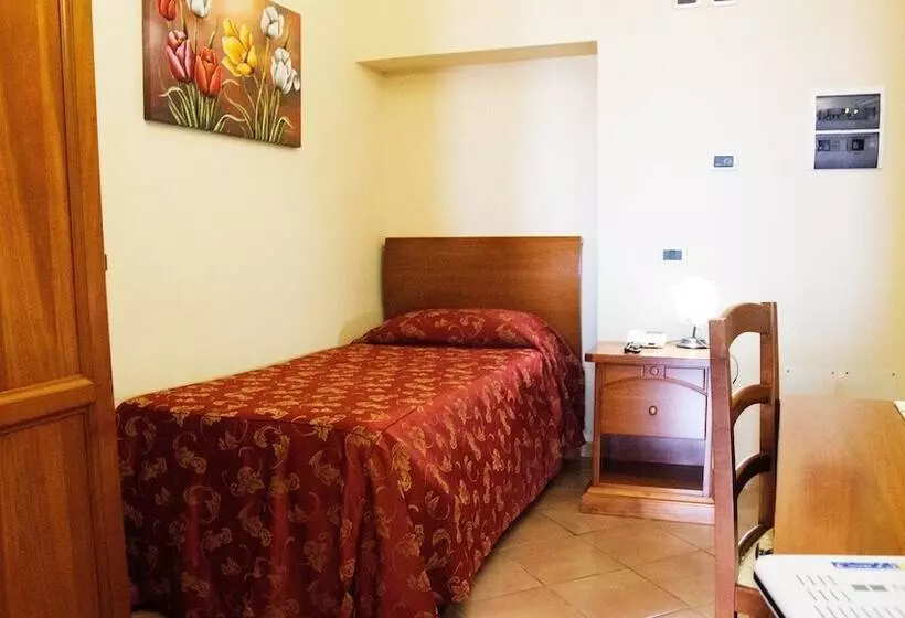 هتل Ristorante Garibaldi