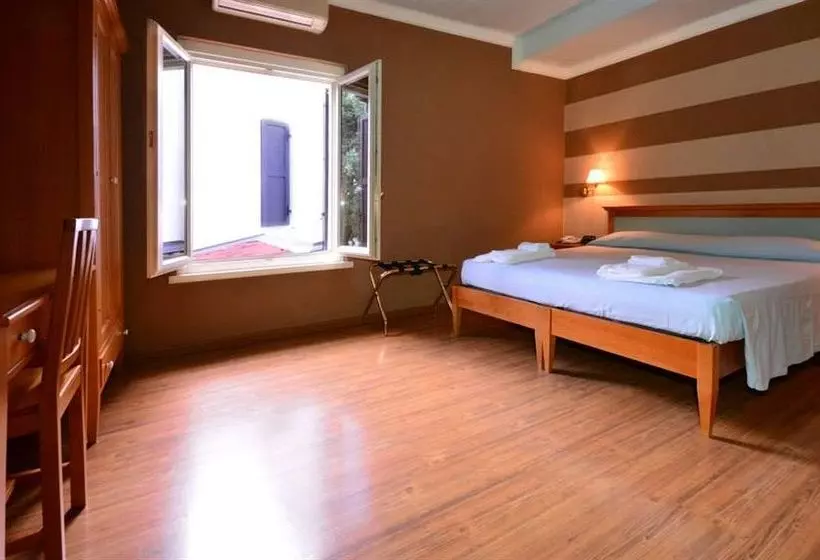 酒店 Ristorante La Grotta