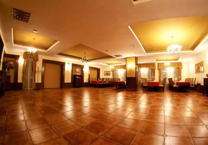 ホテル Tenishouse