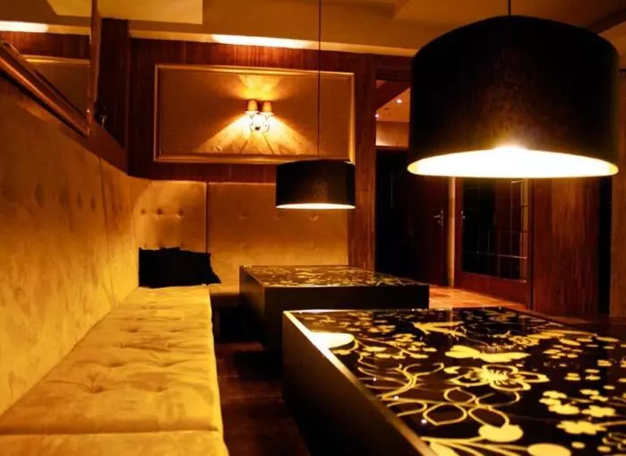 ホテル Tenishouse