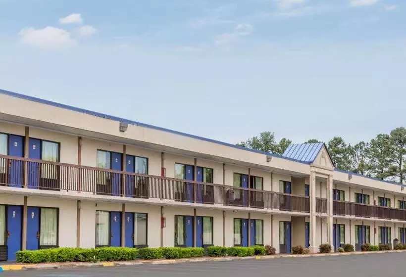 モーテル Knights Inn Fredericksburg