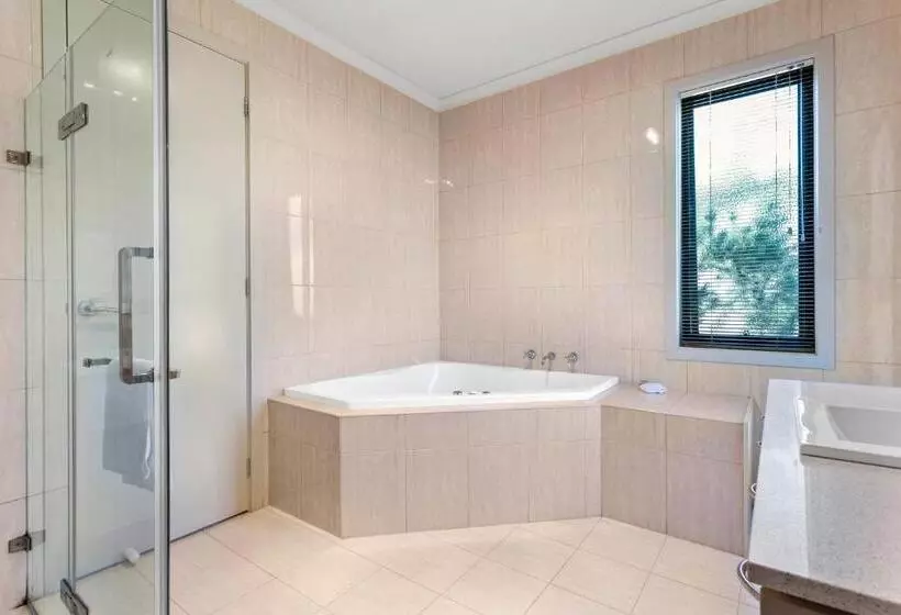 Quality Hotel Point Cook