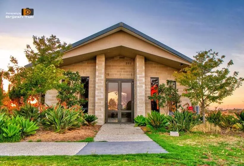 Quality Hotel Point Cook