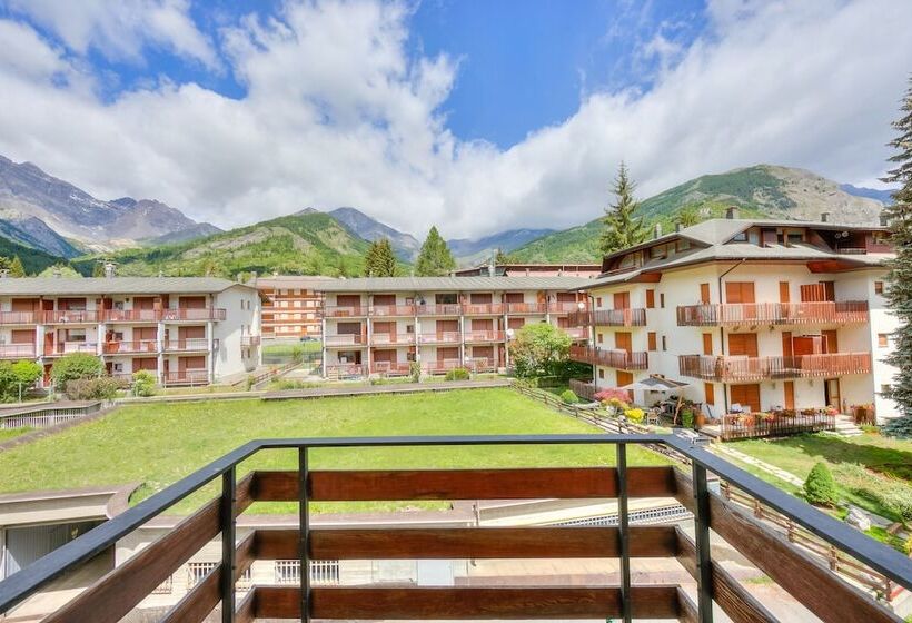 Bramé La Fam 32 Few Steps From Skiing   Happy Rentals