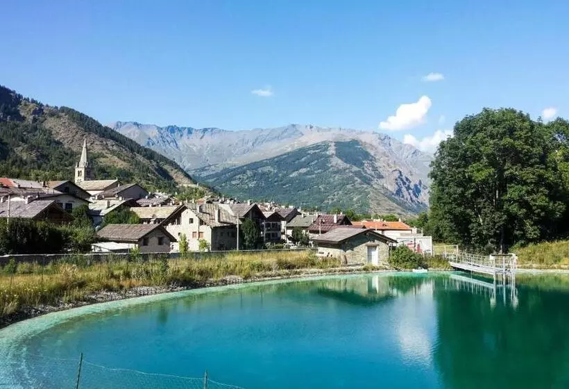 Bramé La Fam 32 Few Steps From Skiing   Happy Rentals