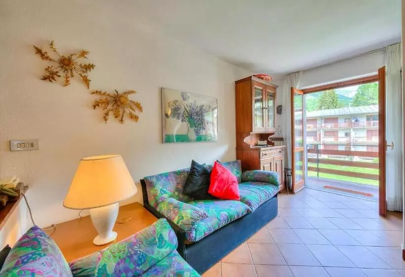 Bramé La Fam 32 Few Steps From Skiing   Happy Rentals