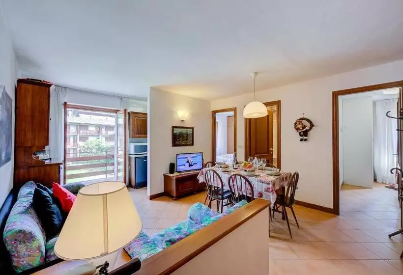 Bramé La Fam 32 Few Steps From Skiing   Happy Rentals