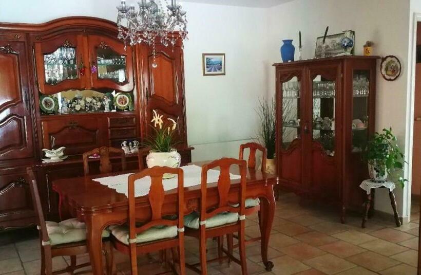 Maison Accueillante Avec Piscine A Forcalqueiret