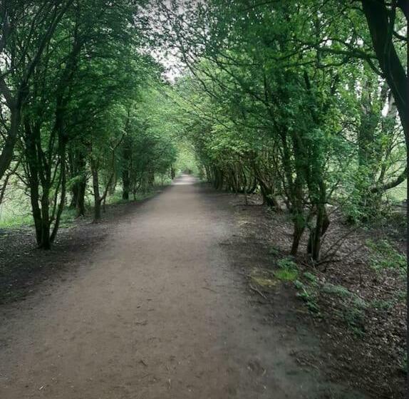 Rest House In Clayton Le Moors Accrington Free Wifi, Free Parking