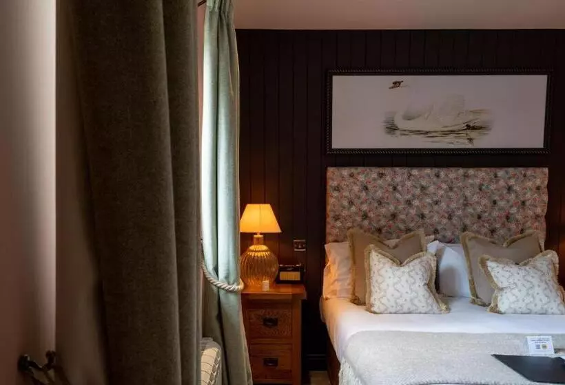 Retkeilymaja Crown Inn At Tolldown