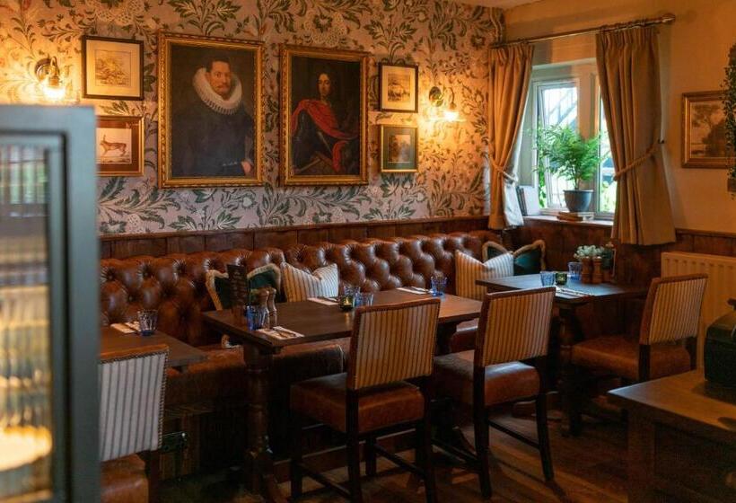 ユースホステル Crown Inn At Tolldown