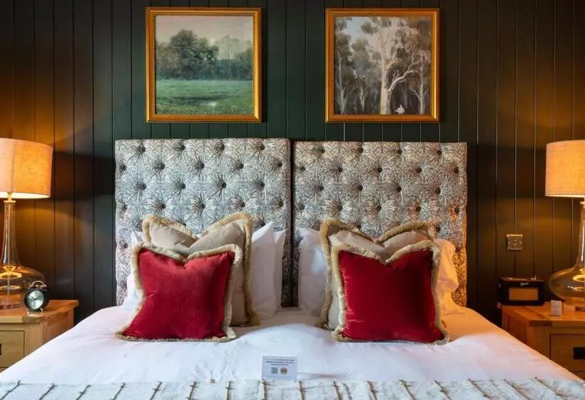 Retkeilymaja Crown Inn At Tolldown