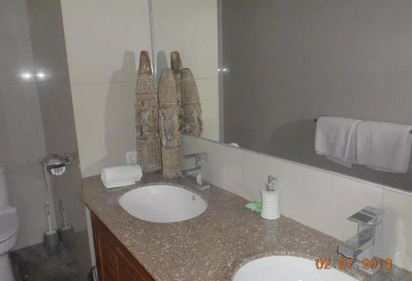 پانسیون Amed Beach Villa