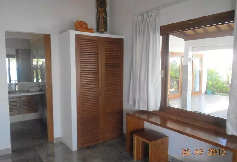 پانسیون Amed Beach Villa