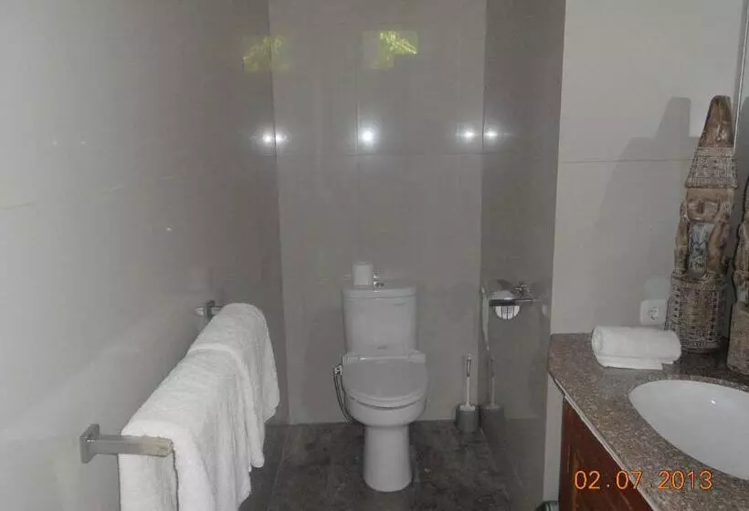 پانسیون Amed Beach Villa