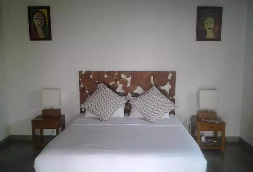 پانسیون Amed Beach Villa