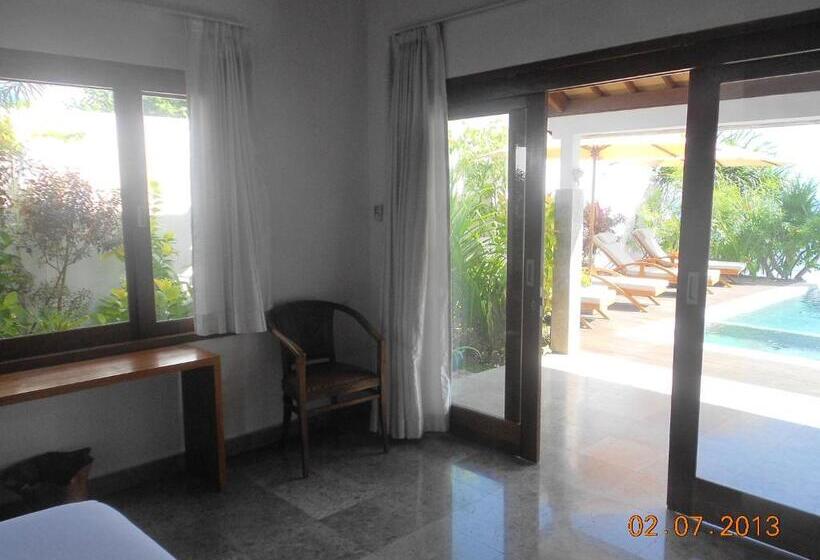 ペンション Amed Beach Villa