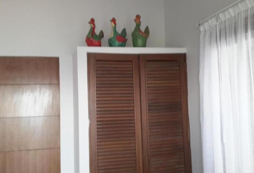 ペンション Amed Beach Villa