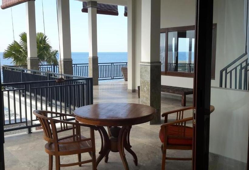 ペンション Amed Beach Villa