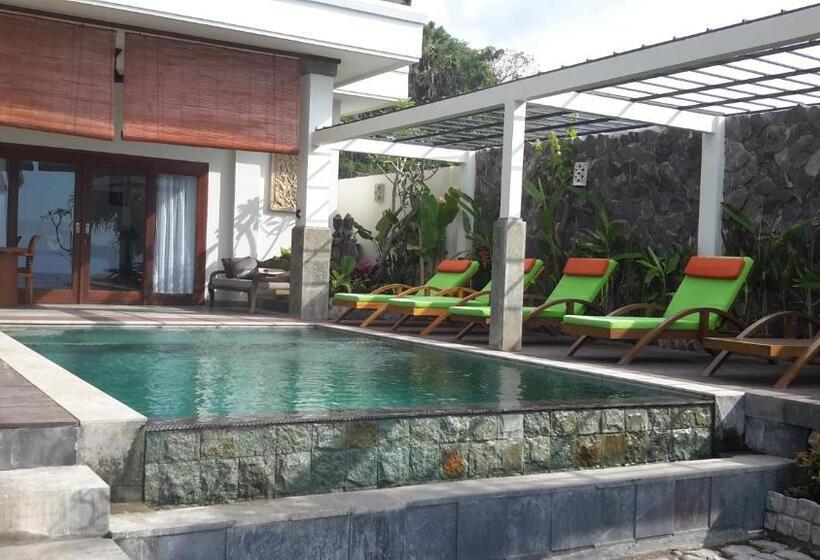 ペンション Amed Beach Villa